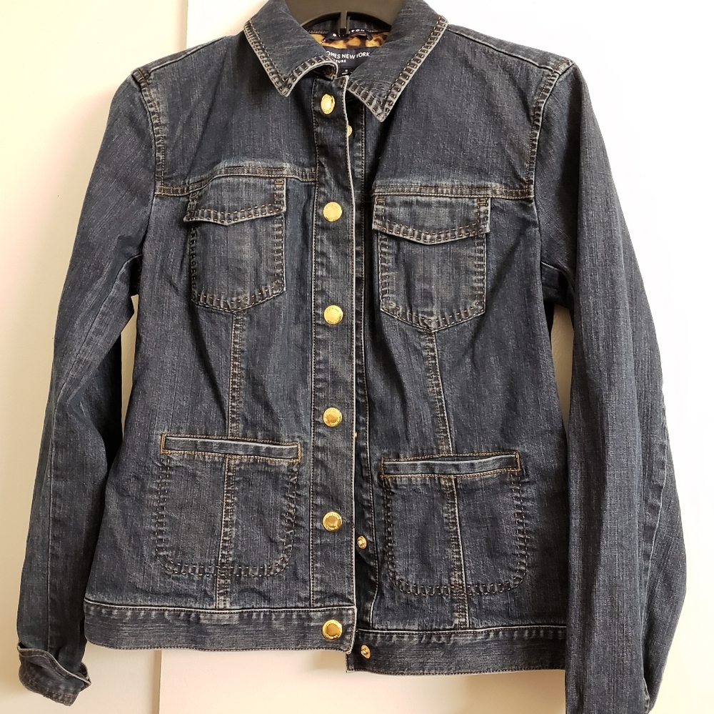 Denim jean jacket size S w animal print inside